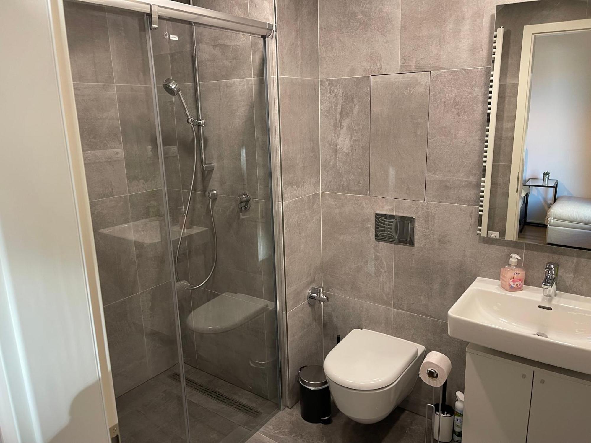 Appartamento 4 Room, 2 Bath, Parking