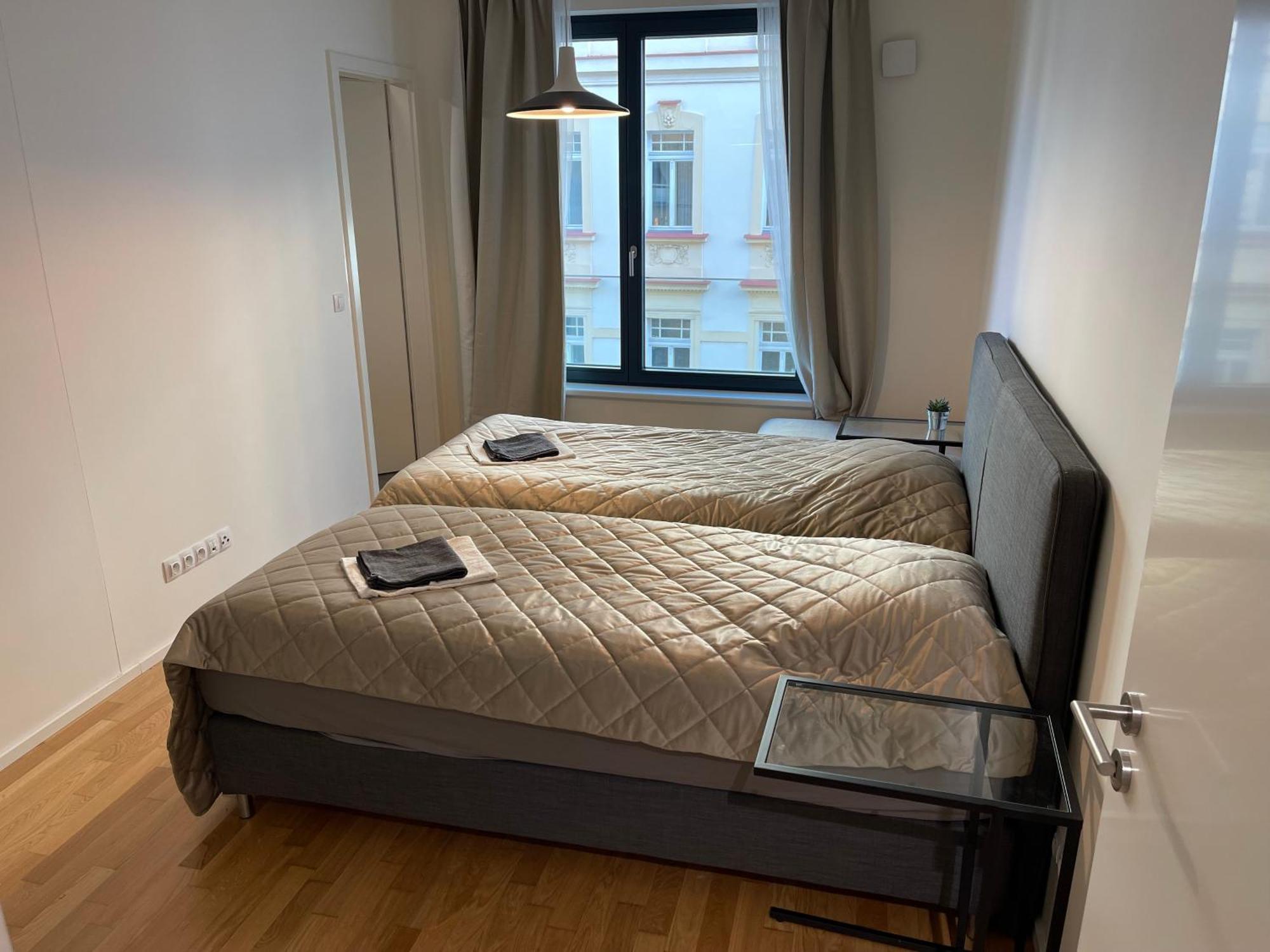 4 Room, 2 Bath, Parking Appartamento *